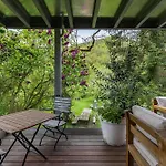 Kiwi Retreat *